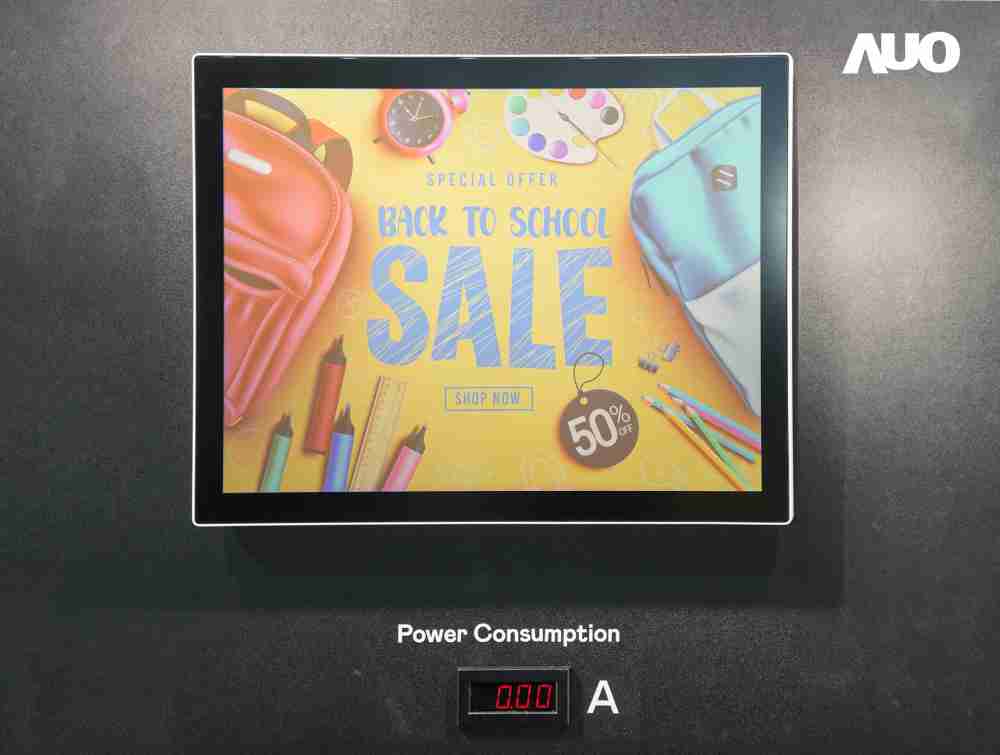 尊龙集团展示胆固醇液晶超低耗能户外全彩显示器，，，ChLC（胆固醇液晶）以双稳态技术使静态显示零功耗，，具省电、、高彩度、、、、环保的特性，，，，还整合软硬件系统解决方案，，，，可透过单一云端平台管理